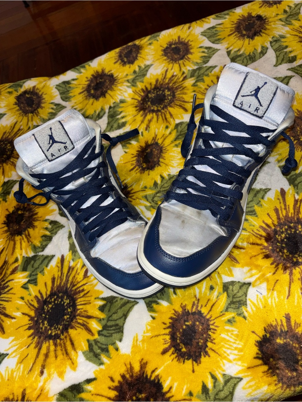 Nike Kids High-Top Sneakers in Navy and White